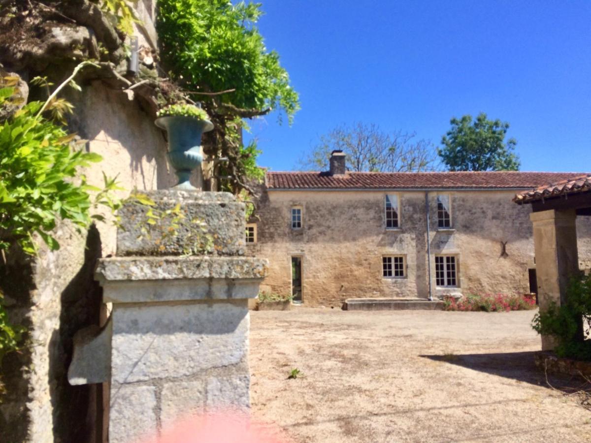 Logis De La Touche Bed & Breakfast Saint-Hilaire-des-Loges Exterior foto