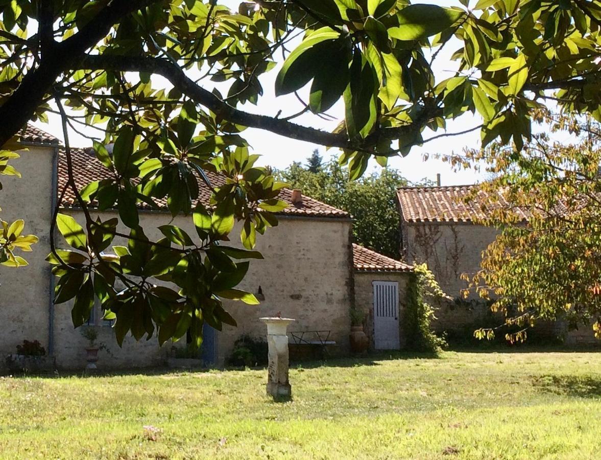 Logis De La Touche Bed & Breakfast Saint-Hilaire-des-Loges Exterior foto