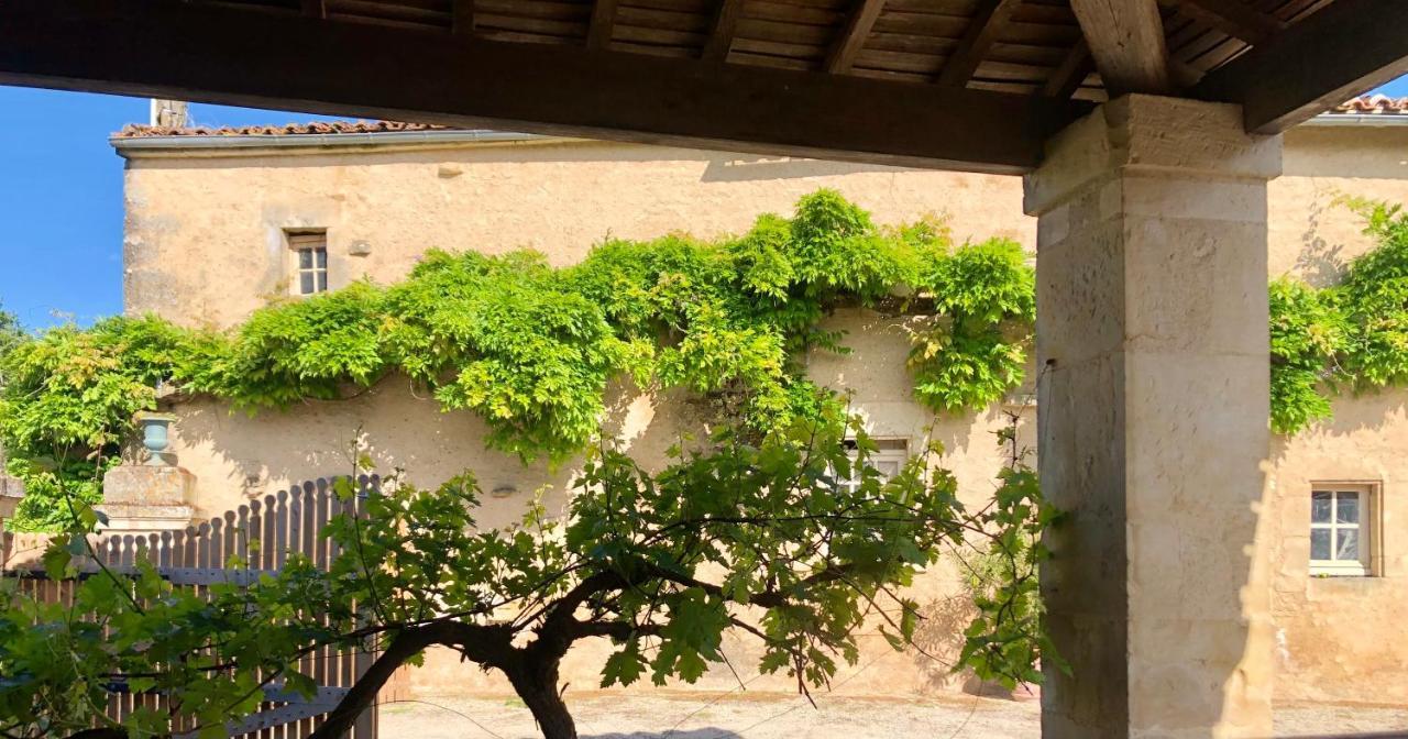 Logis De La Touche Bed & Breakfast Saint-Hilaire-des-Loges Exterior foto