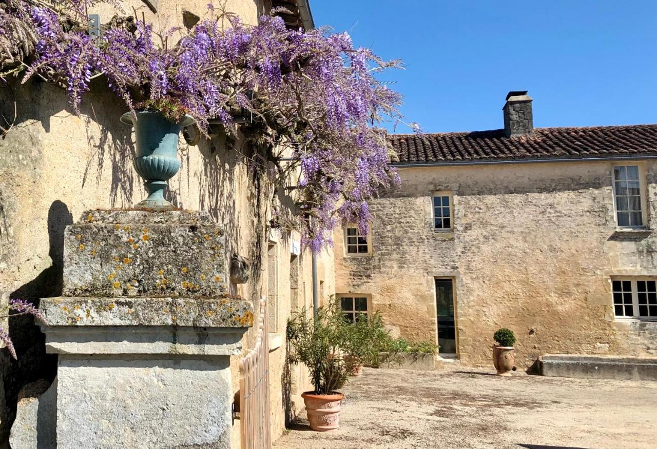 Logis De La Touche Bed & Breakfast Saint-Hilaire-des-Loges Exterior foto
